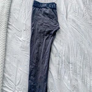 Gymshark Fit Gray Seamless Cropped Leggings, Small